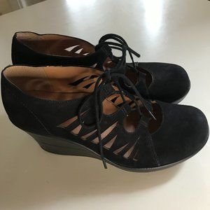 Abeo Bio Kamela  black nubuck wedges 9N